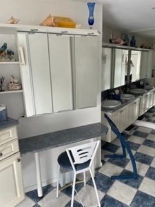 APPARTEMENT BOURGEOIS AVEC VUE DIRECT SUR LE CHATEAU !!!