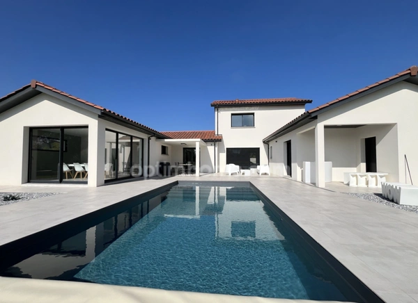 Maison à vendre 7 pièces JANNEYRIAS (38)