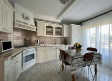 Maison à vendre 7 pièces MEYZIEU (69)