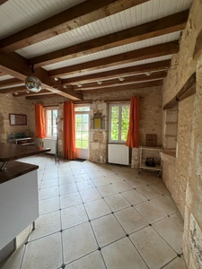 La Tâche. Propriété de 361 m² sur une parcelle de 2 ha