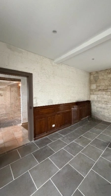 Agris. Maison de 300 m² à finir de rénover 