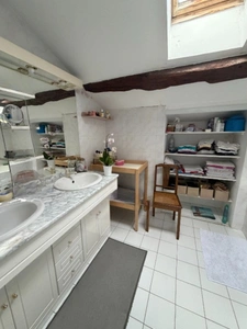 Vouzan. Maison 159 m² avec garages et dépendances 