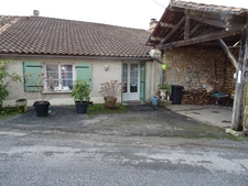 Pranzac. Maison d'habitation 98 m² avec carport et jardin 