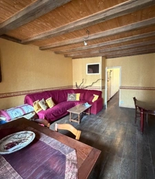 La Rochefoucauld. Immeuble avec magasin et appartement 