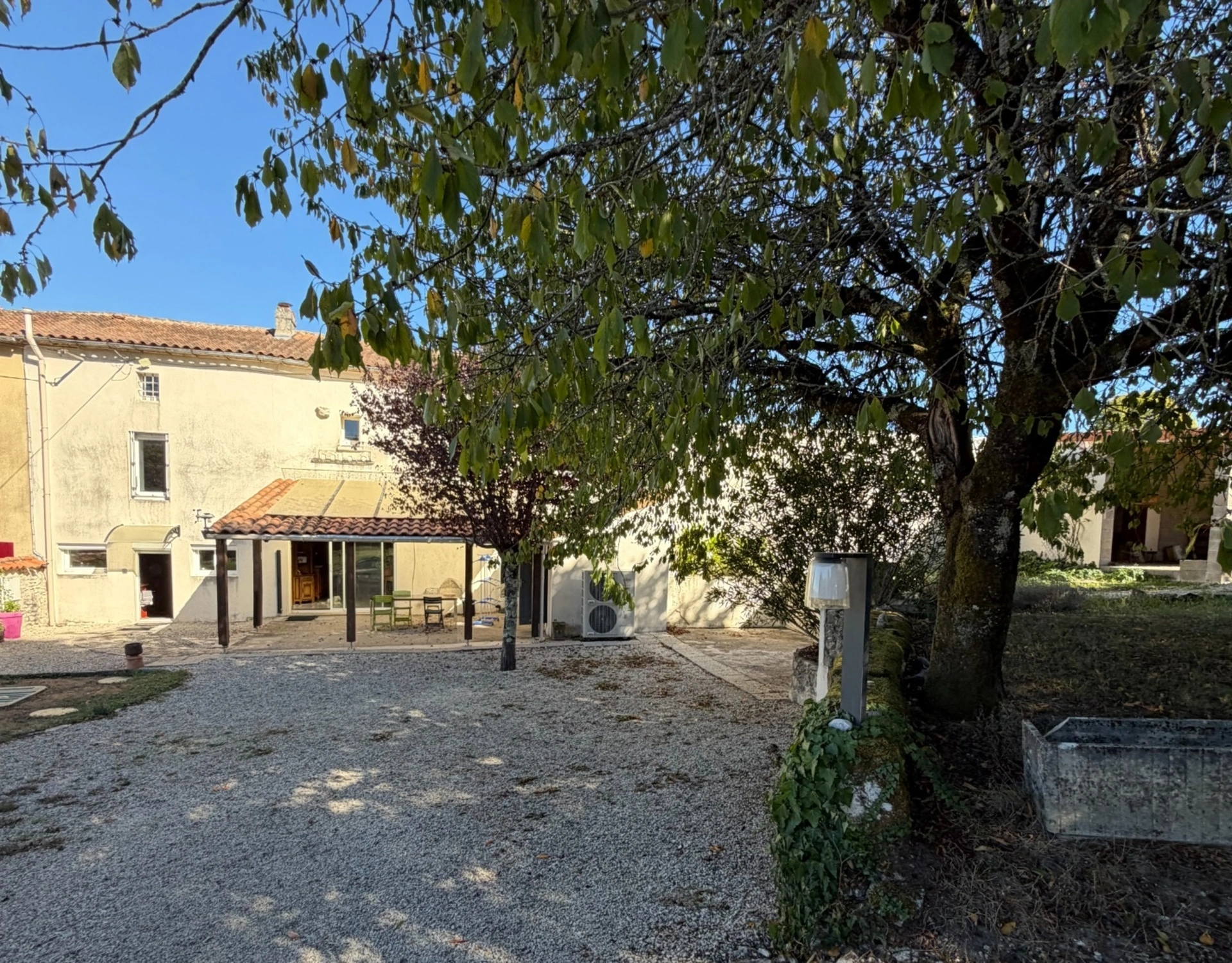 Maison 8 pièces 191 m² · à Mornac · 191 m² · 239 200 €