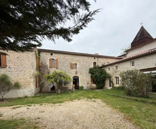 La Tâche. Propriété de 361 m² sur une parcelle de 2 ha
