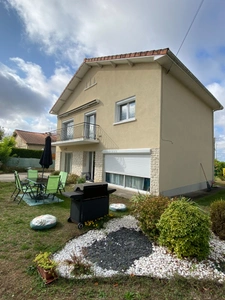 Ruelle. Maison 126 m² avec garage et jardin 