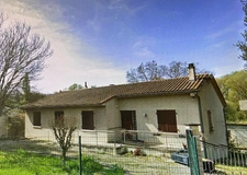 Angoulême . Maison 128 m² avec sous-sol sur terrain clos de 3878 m²