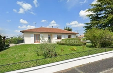 Touvre. Maison d'habitation 161 m² plain pied sur sous-sol semi enterré (studio) avec jardin 