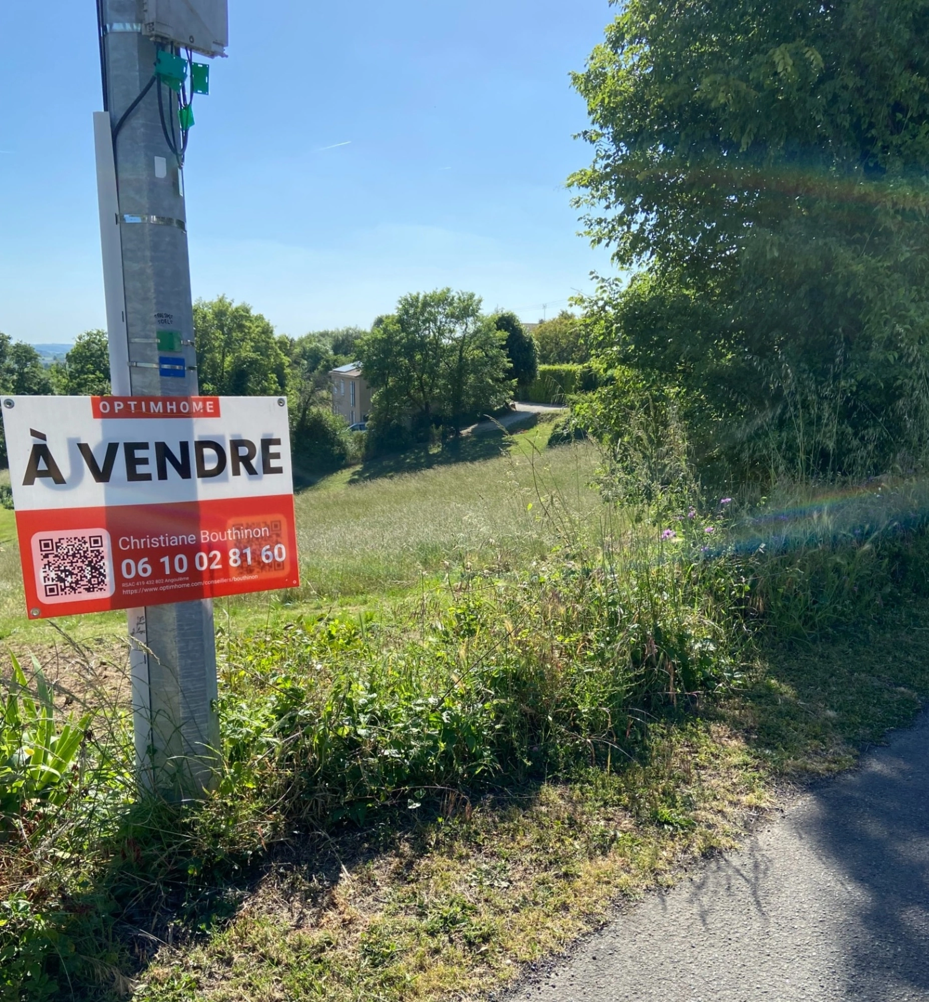 Ruelle. Terrain 2858 m² avec CU · à Ruelle sur Touvre · 48 500 €