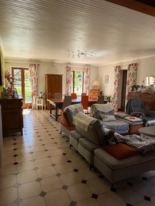Brie. Maison en pierre de 200 m² sur une parcelle de 3392 m² 