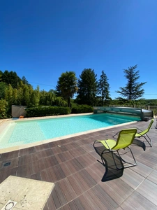 Torsac. Maison d'habitation 239 m² avec 2 logements locatifs meublés 