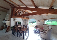 Charente, exceptionnelle ! A 10mn de La Rochefoucauld, maison 206 m², pièce de vie 70 m², grange, terrain clos 3602m²