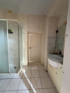 Charras. Maison en pierre de 198 m² avec gîte de 70 m² à terminer 