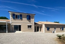 Voeuil et Giget. Maison 233 m² avec garage, piscine et jardin 