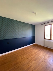 Angoulême . Maison 128 m² avec sous-sol semi enterré