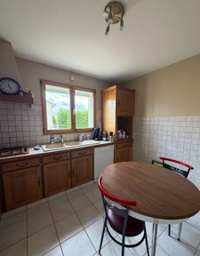Brie. Maison 90 m² avec garage et jardin 