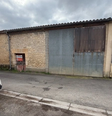 Mornac. Grange avec stationnement 