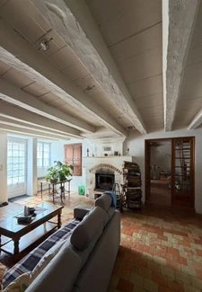 Vouzan. Maison 159 m² avec garages et dépendances 