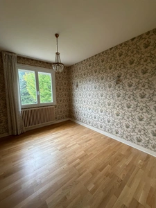 Champniers. Maison 158 m² avec garage indépendant 
