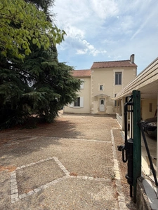 Saint Yrieix. Maison 190 m² sur terrain de 4070 m² 