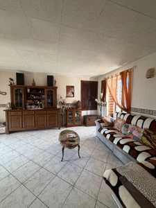 Cellefrouin. Maison 135 m² avec garage et véranda sur terrain de 12775 m²