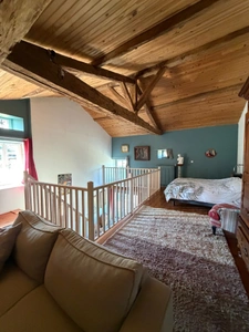 Charras. Maison en pierre de 198 m² avec gîte de 70 m² à terminer 