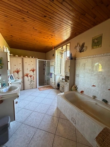 Cellefrouin. Maison 135 m² avec garage et véranda sur terrain de 12775 m²