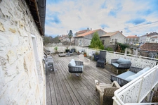 Ruelle sur Touvre. Immeuble 460 m²