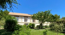Torsac. Maison d'habitation 239 m² avec 2 logements locatifs meublés 