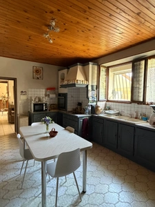 Cellefrouin. Maison 135 m² avec garage et véranda sur terrain de 12775 m²
