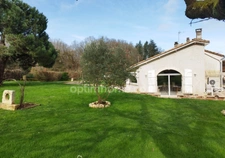 Charente, exceptionnelle ! A 10mn de La Rochefoucauld, maison 206 m², pièce de vie 70 m², grange, terrain clos 3602m²