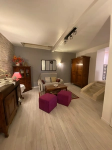 Charras - Maison 131 m² avec grange située sur une impasse  