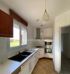 Champniers. Maison d'habitation 134 m² avec double garage et jardin 