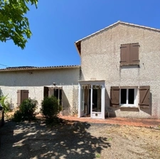 Mornac. Maison 132 m² avec garage et dépendances