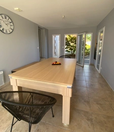 Voeuil et Giget. Maison 233 m² avec garage, piscine et jardin 