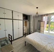 Torsac. Maison d'habitation 239 m² avec 2 logements locatifs meublés 