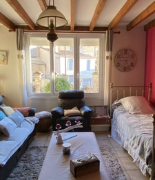 Ruelle sur Touvre. Maison 143 m² avec dépendance en pierre et garage 