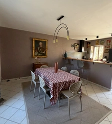 Charras. Maison en pierre de 198 m² avec gîte de 70 m² à terminer 
