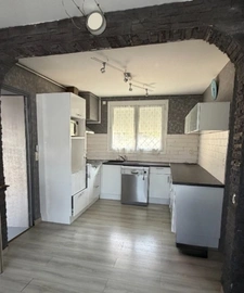 Soyaux. Maison mitoyenne de 102 m² avec garage et jardin 
