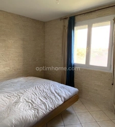 Champniers. Maison d'habitation 134 m² avec double garage et jardin 