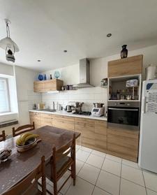 Vouzan. Maison 159 m² avec garages et dépendances 
