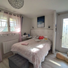 Touvre. Maison d'habitation 161 m² plain pied sur sous-sol semi enterré (studio) avec jardin 