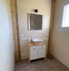 Champniers. Maison d'habitation 134 m² avec double garage et jardin 