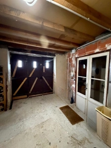 Vouzan. Maison 159 m² avec garages et dépendances 