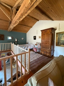 Charras. Maison en pierre de 198 m² avec gîte de 70 m² à terminer 