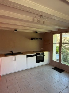 Charras. Maison en pierre de 198 m² avec gîte de 70 m² à terminer 