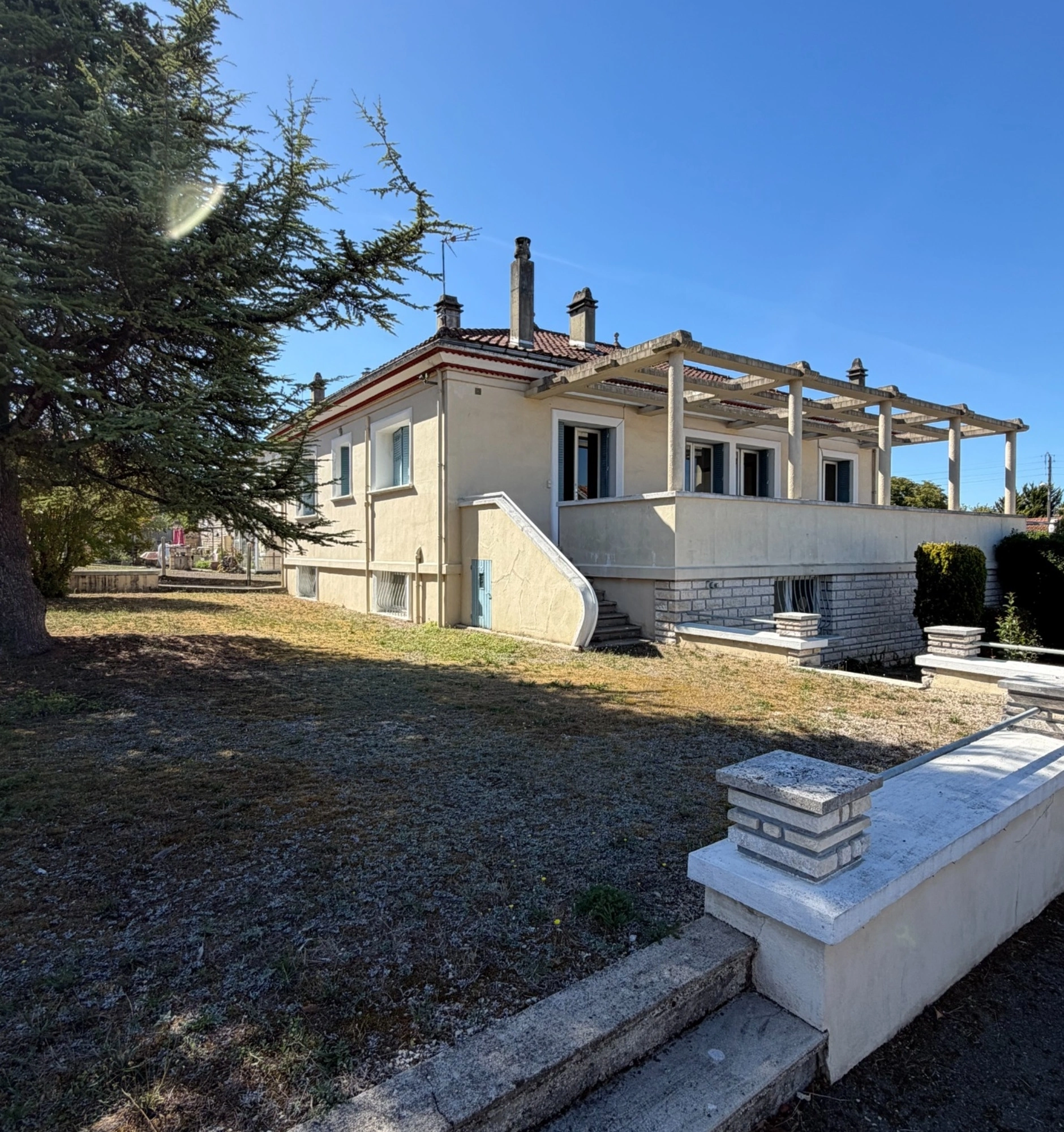 Maison 8 pièces 125 m² · à Magnac sur Touvre · 125 m² · 239 500 €