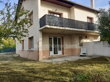  Grande villa pour 2 appartements en location à GRIGNY-SUR-RHONE 