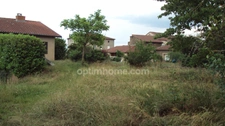 Commune de BEAUVALLON (69)  parcelle de 1525 m2  pour un collectif